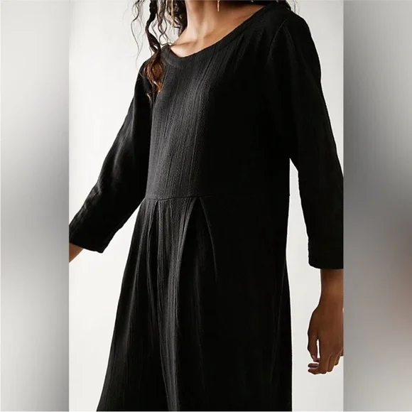 Elegant Black Jumpsuit - Picture 4 of 10